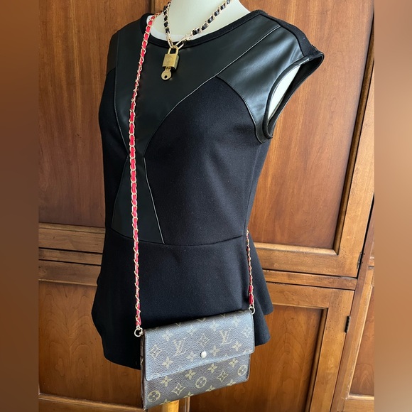 Louis Vuitton Pochette-passeport Wallet - Picture 3 of 15